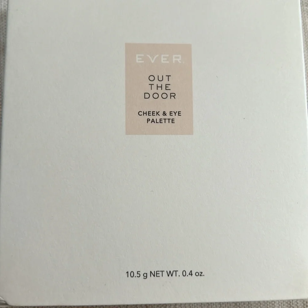 Ever OUT THE DOOR cheek & eye pallet, makeup set, shimmer eye shadow, blush NEW